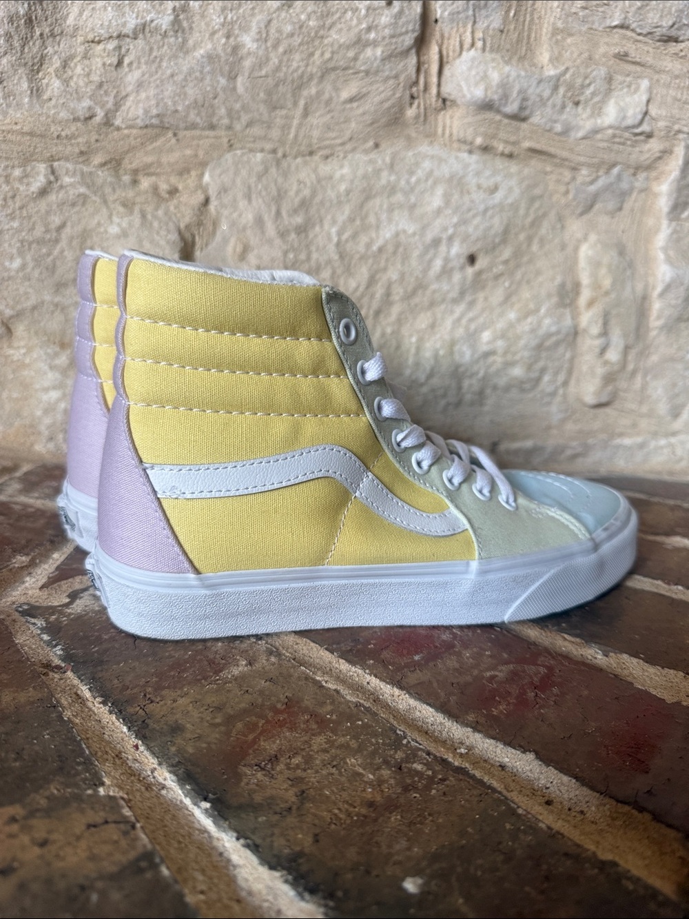 VANS High-Top Sneakers in Yellow, Lilac, White